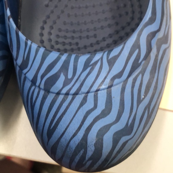 Fancy Croc shoes - Picture 5 of 7